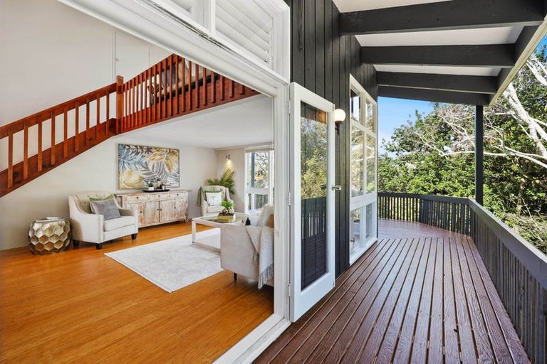 Photo of property in 11 Micawber Place, Mellons Bay, Auckland, 2014