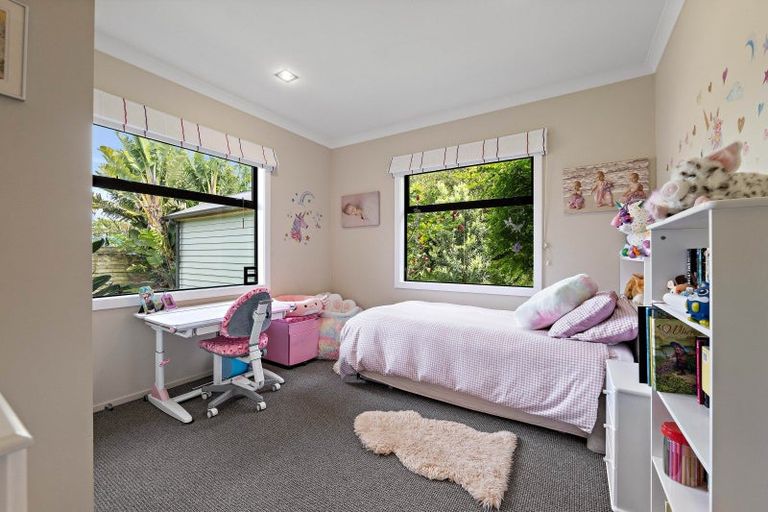 Photo of property in 11 Links Drive, Waiwhakaiho, New Plymouth, 4312