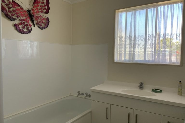 Photo of property in 2 Mary Ann Place, Kaitaia, 0410