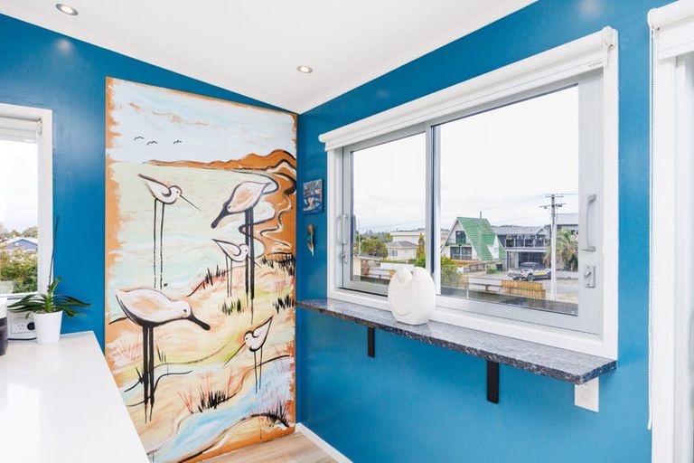 Photo of property in 18 Robbie Street, Foxton Beach, Foxton, 4815