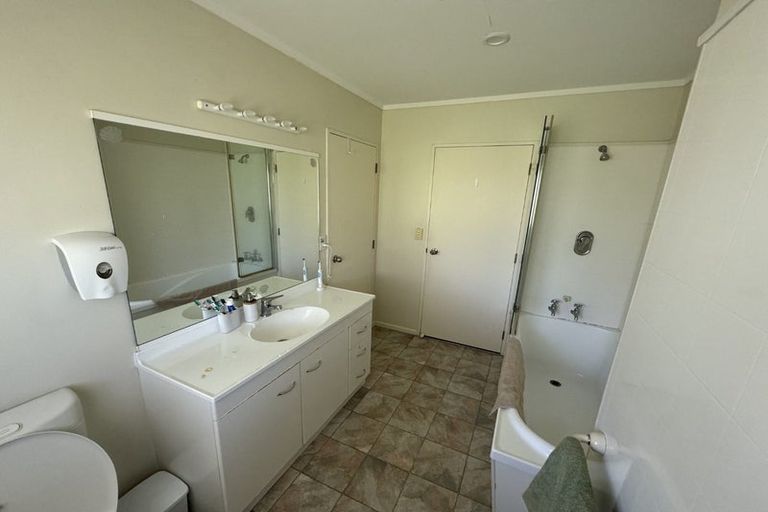 Photo of property in 24 Tutanekai Street, Paraparaumu, 5032