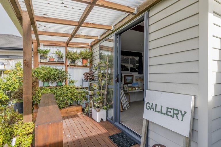 Photo of property in 152b Bartholomew Road, Levin, 5510