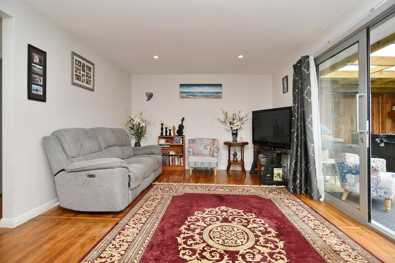 Photo of property in 27 Kings Avenue, Waikuku Beach, 7402