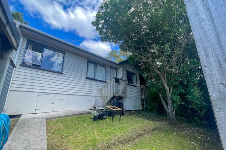 Photo of property in 6a Aldern Road, Massey, Auckland, 0614