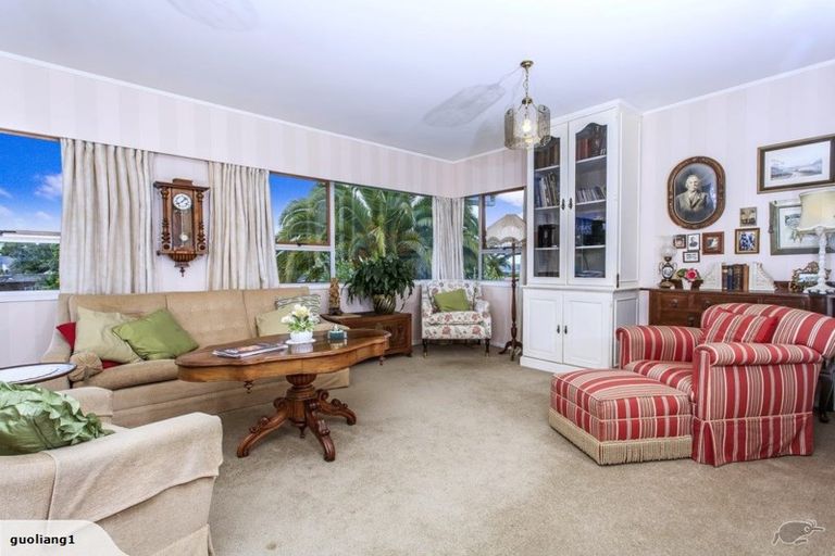 Photo of property in 68 Meadowvale Avenue, Forrest Hill, Auckland, 0620