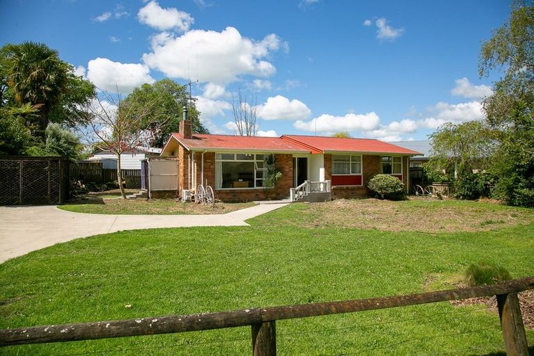 Photo of property in 234 Shakespeare Street, Leamington, Cambridge, 3432