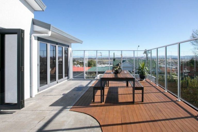 Photo of property in 115b Chaucer Road, Hospital Hill, Napier, 4110