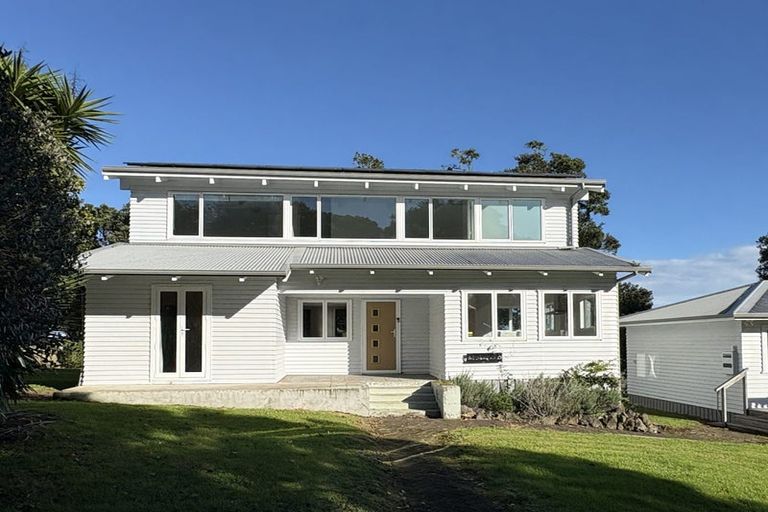 Photo of property in 10 Roys Road, Weymouth, Auckland, 2103