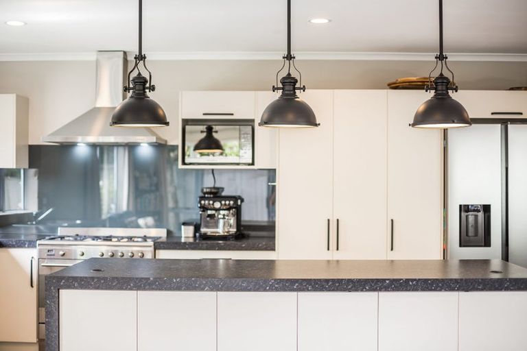 Photo of property in 11 Te Puia Drive, Aotea, Porirua, 5024