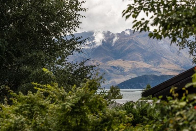 Photo of property in 144 Beacon Point Road, Wanaka, 9305