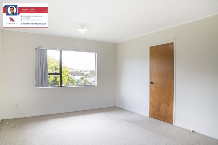 Photo of property in 12 Tetrarch Place, Totara Vale, Auckland, 0629