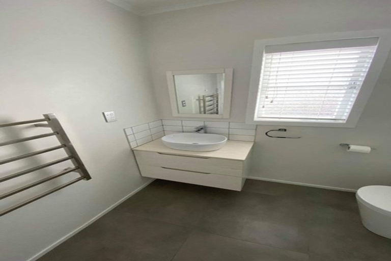 Photo of property in 224 Shakespeare Street, Leamington, Cambridge, 3432