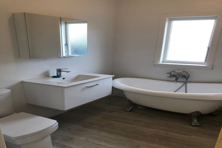 Photo of property in 24 Holland Street, Pukekohe, 2120