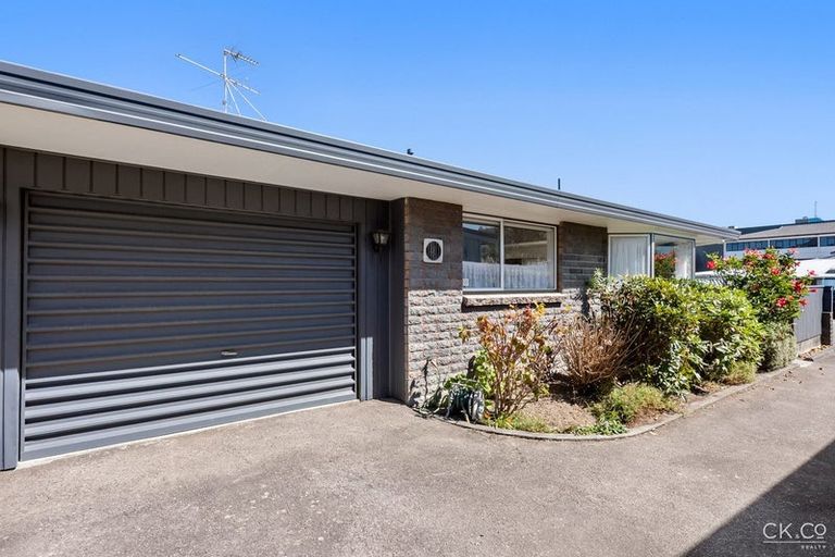 Photo of property in 4/6 Cornwall Street, Hutt Central, Lower Hutt, 5010