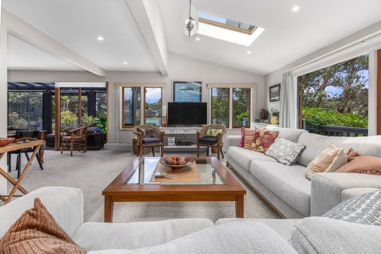 Photo of property in 48 Seaview Road, Paremata, Porirua, 5024