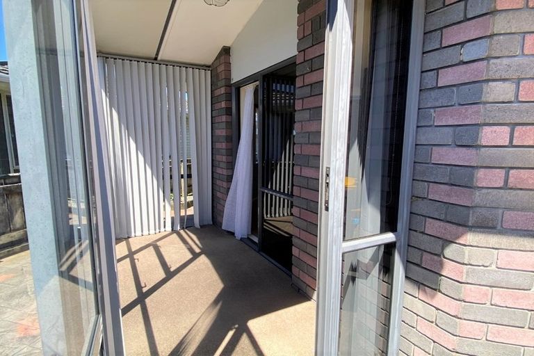 Photo of property in 14 Sandel Rise, Merrilands, New Plymouth, 4312