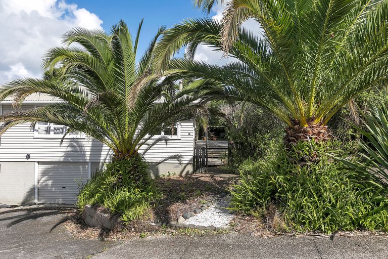 Photo of property in 77 Royal Road, Massey, Auckland, 0614
