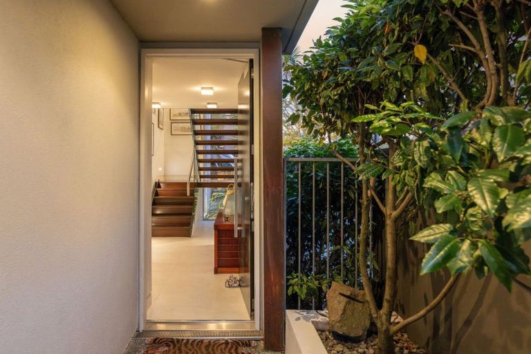 Photo of property in 19 Kilmore Street, Christchurch Central, Christchurch, 8013