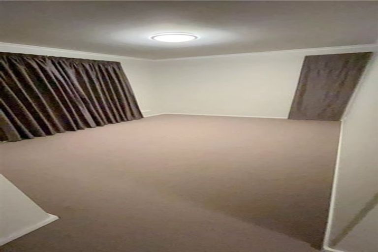 Photo of property in 10 Vincent Lane, Hobsonville, Auckland, 0616