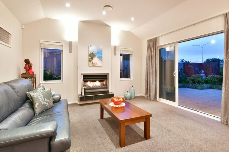 Photo of property in 65 Chesterfield Way, Orewa, 0931