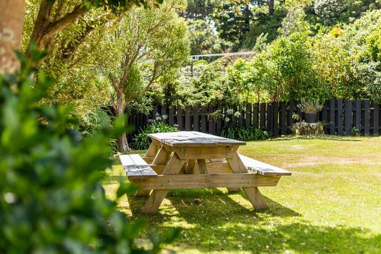 Photo of property in 28 Black Rock Road, Newlands, Wellington, 6037