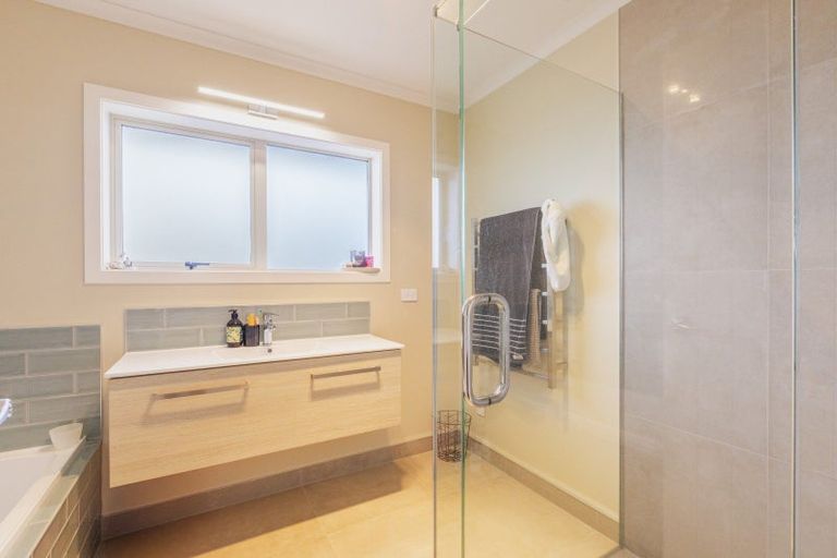 Photo of property in 17 Bell Street, Otane, 4202