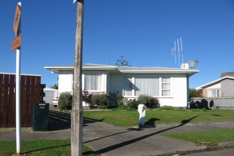 Photo of property in 22 Holdsworth Avenue, Milson, Palmerston North, 4414