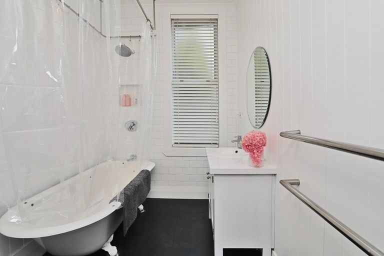 Photo of property in 139 Newcastle Street, Windsor, Invercargill, 9810