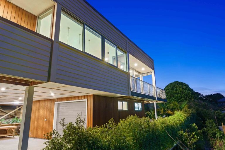 Photo of property in 6 Pine Ridge Terrace, Waikanae Beach, Waikanae, 5036