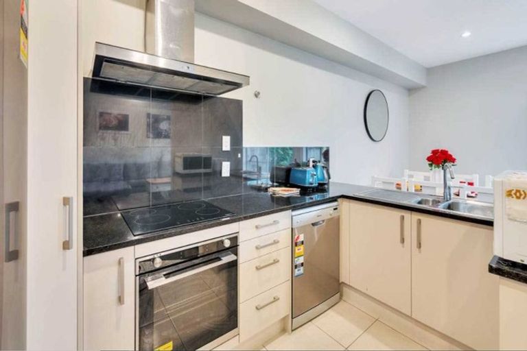 Photo of property in 6/45a Swanson Road, Henderson, Auckland, 0610