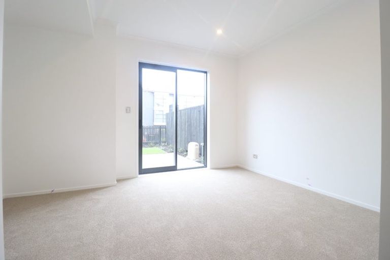 Photo of property in 34 Hobsonville Point Road, Hobsonville, Auckland, 0616