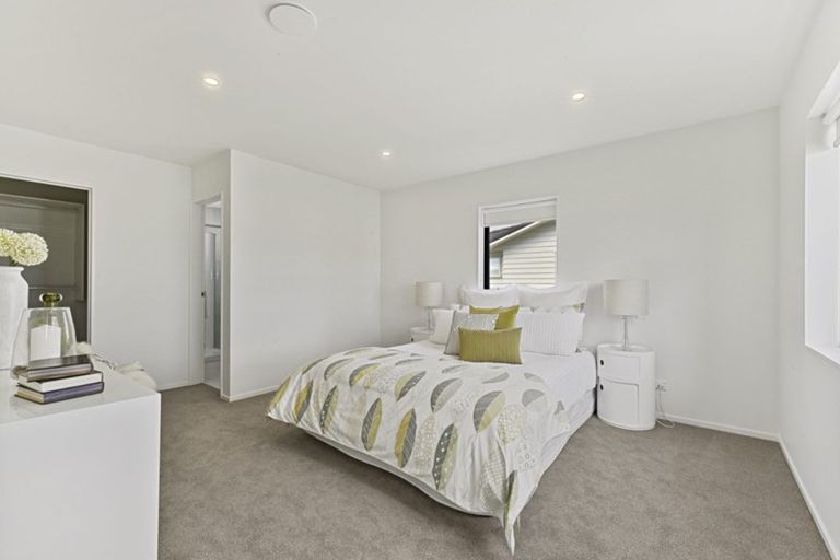 Photo of property in 28 Pepene Avenue, Takanini, 2112