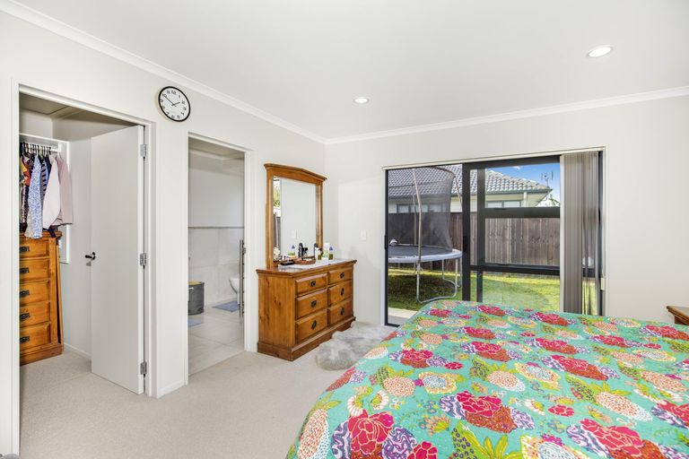 Photo of property in 10 Creda Road, Wattle Downs, Auckland, 2103