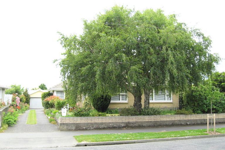 Photo of property in 48 Greendale Avenue, Avonhead, Christchurch, 8042