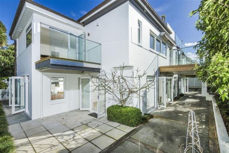 Photo of property in 15 The Strand, Takapuna, Auckland, 0622