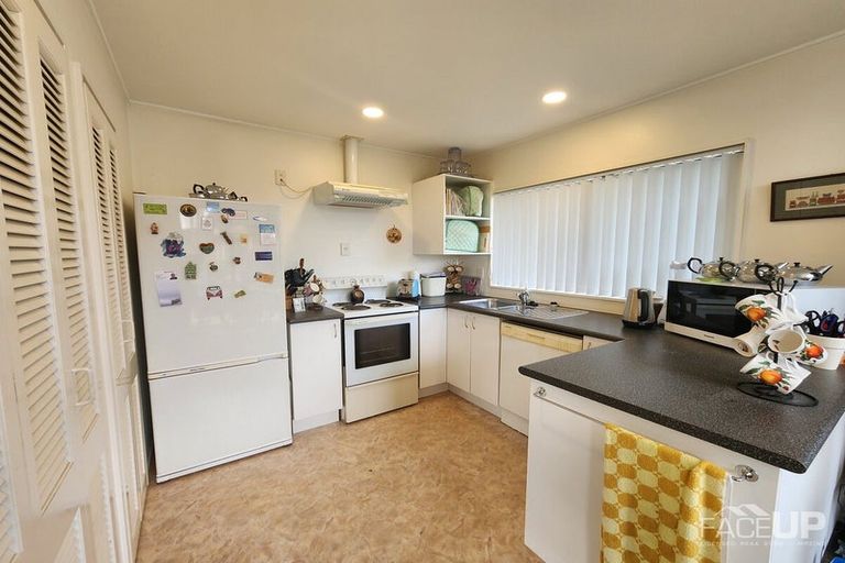 Photo of property in 12/18 Williams Road, Hobsonville, Auckland, 0618