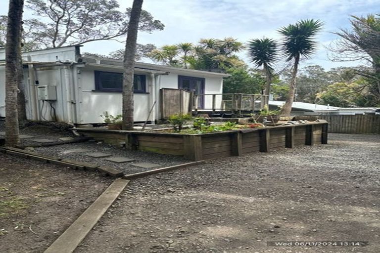 Photo of property in 88 Motutara Road, Muriwai, Waimauku, 0881