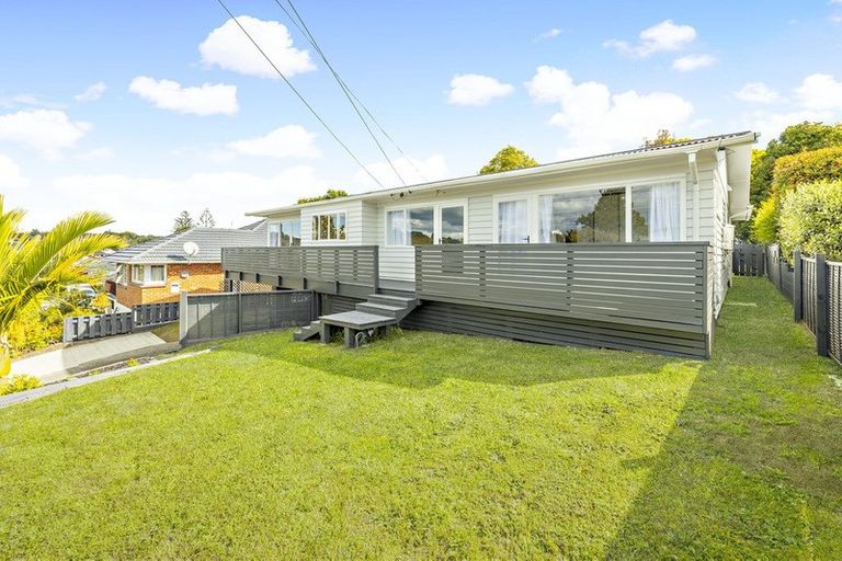 Photo of property in 6 Brouder Place, Hillpark, Auckland, 2102