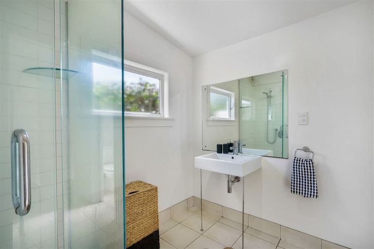 Photo of property in 151 Glenfield Road, Hillcrest, Auckland, 0626