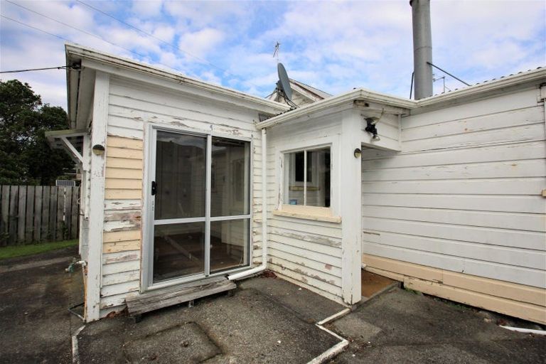 Photo of property in 12 Ngapapa Street, Urenui, 4375