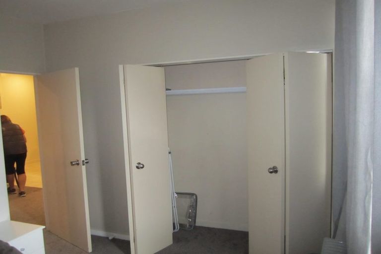 Photo of property in Terrace Tower Apartments, 1e/126 The Terrace, Wellington Central, Wellington, 6011