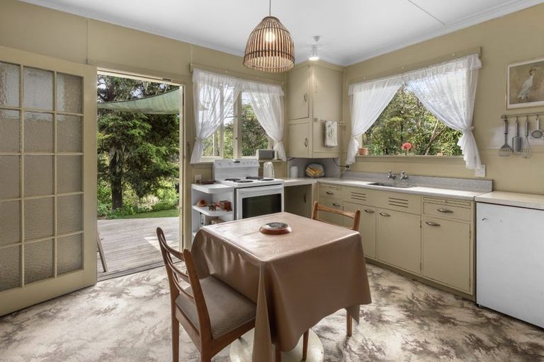 Photo of property in 64 Paparoa Station Road, Paparoa, 0571