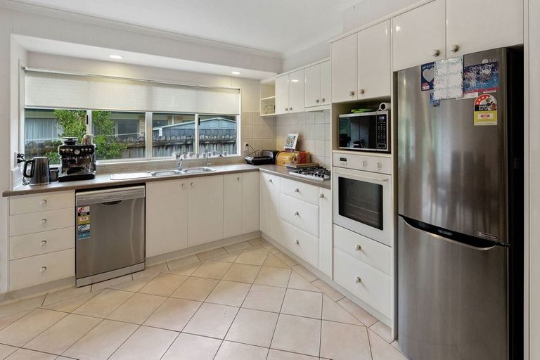 Photo of property in 19 Trovare Place, Golflands, Auckland, 2013