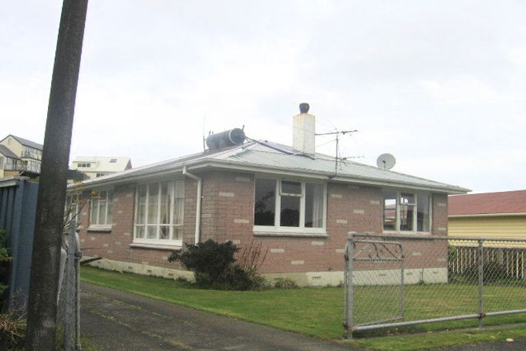 Photo of property in 5 Clematis Grove, Maungaraki, Lower Hutt, 5010
