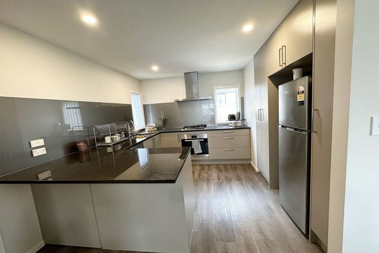 Photo of property in 4 Ruhanui Lane, Pakuranga Heights, Auckland, 2010