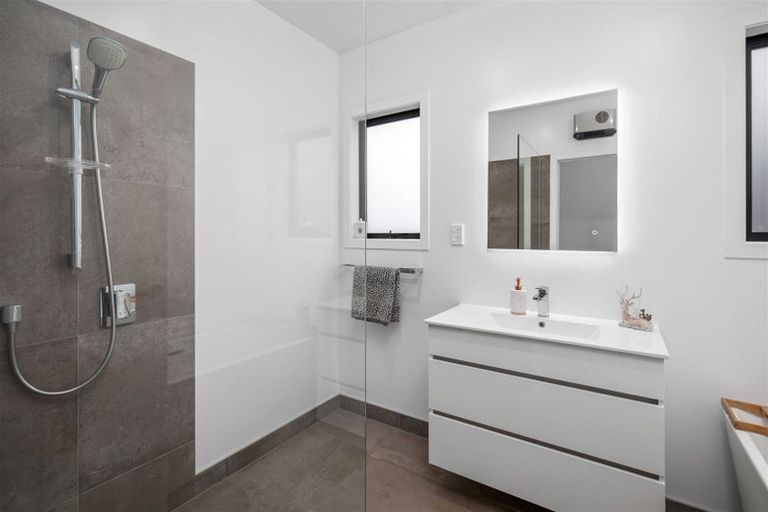 Photo of property in 16 Arion Court, Mount Pisa, Cromwell, 9383