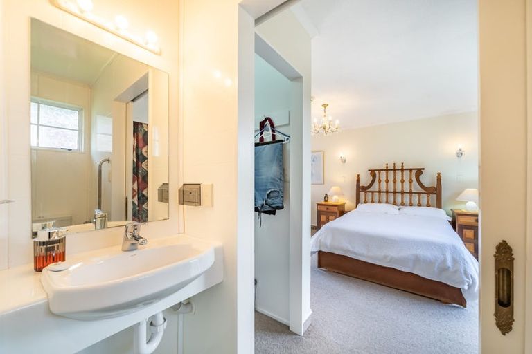 Photo of property in 11 Observatory Close, Whitby, Porirua, 5024