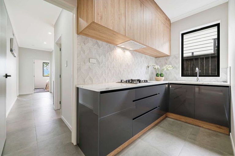 Photo of property in 5 Seagreen Avenue, Rosehill, Papakura, 2113