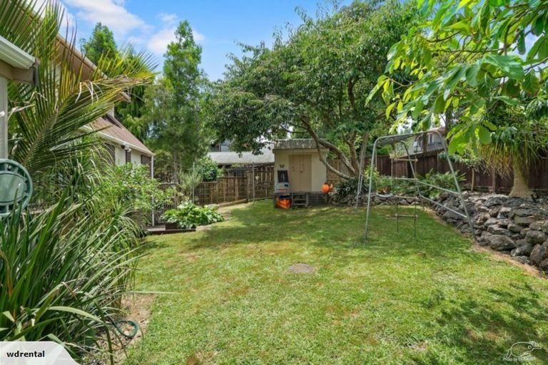 Photo of property in 5 Gleneagles Grove, Wattle Downs, Auckland, 2103