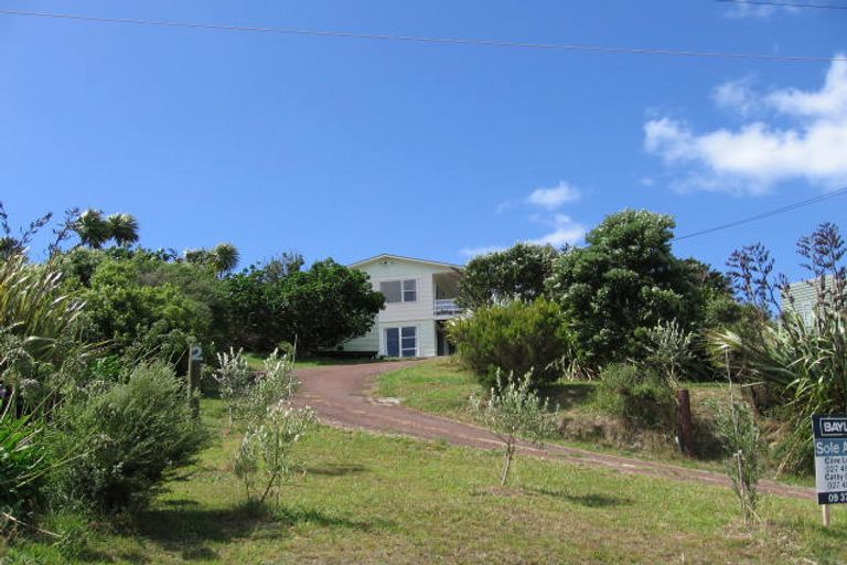 Photo of property in 2 Dickson Road, Surfdale, Waiheke Island, 1081